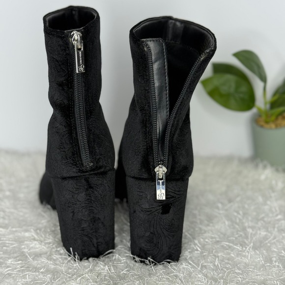 Jessica Simpson JP Aninada Black Velvet Embossed Heeled Ankle Boots 8.5 - Picture 5 of 9